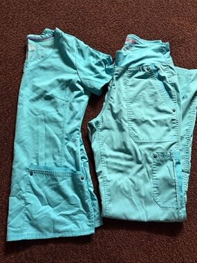 healing hands Teal Women's Scrub Top & Jogger Pants Set